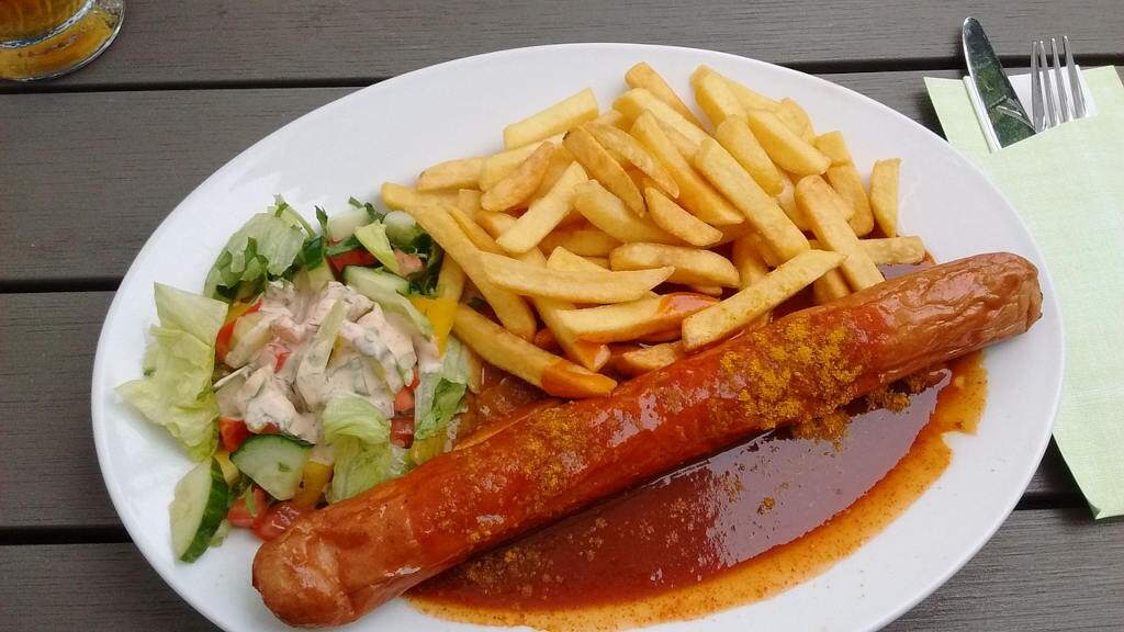 currywurst con patatine